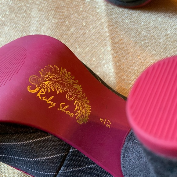 Shoes - Picture 5 of 5